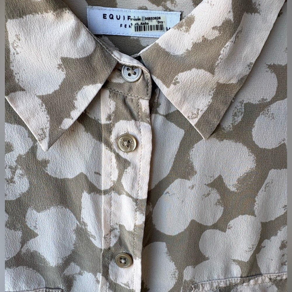 Equipment Femme Taupe Cream Heart Print Silk Blouse Size Medium - Picture 5 of 12